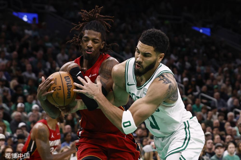 员的表现获 员的表现获