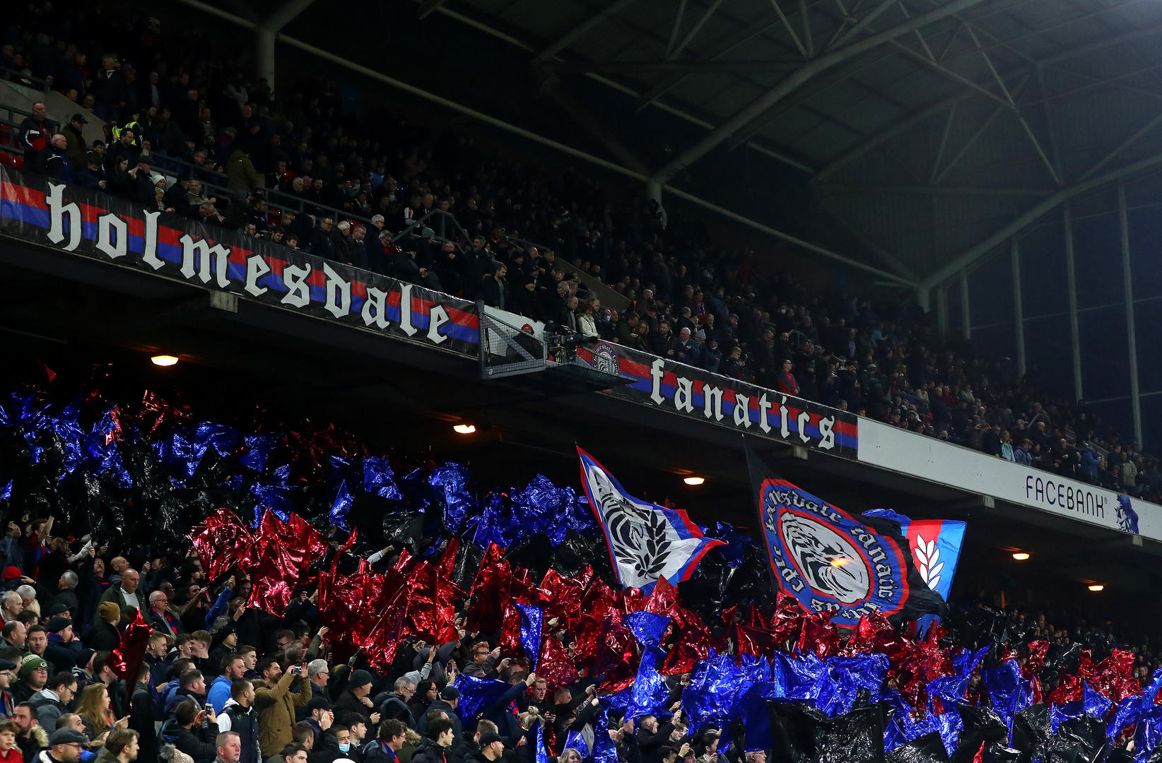 领队友抓住 领队友抓住