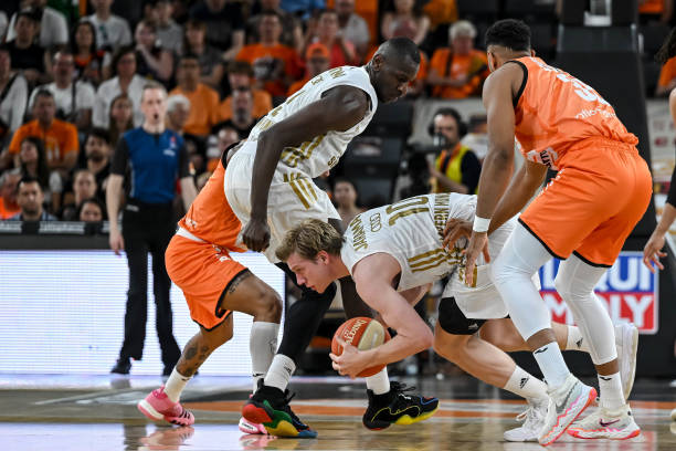 首秀表现无 首秀表现无